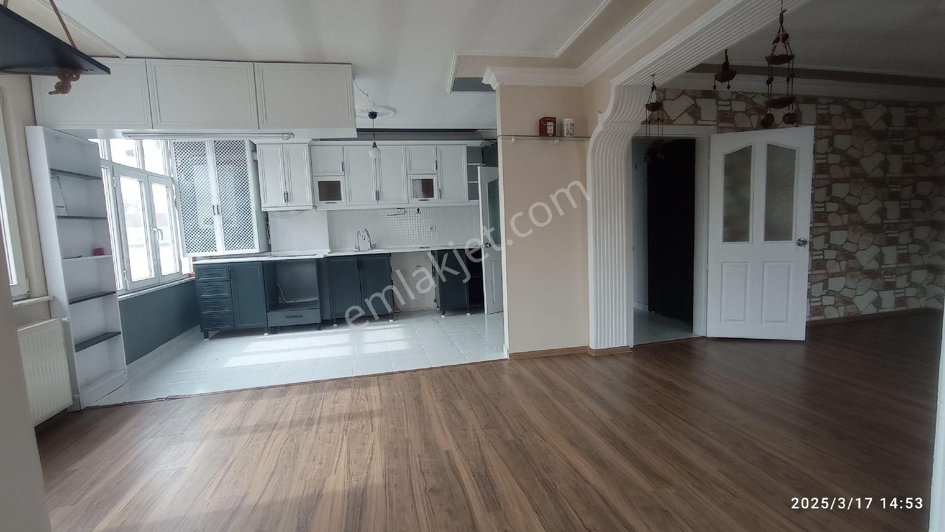 Pendik Esenyalı Kiralık Daire Esenyalı E5 E Yakın Net 100 M2 Bakımlı Temiz 2+1 Daire