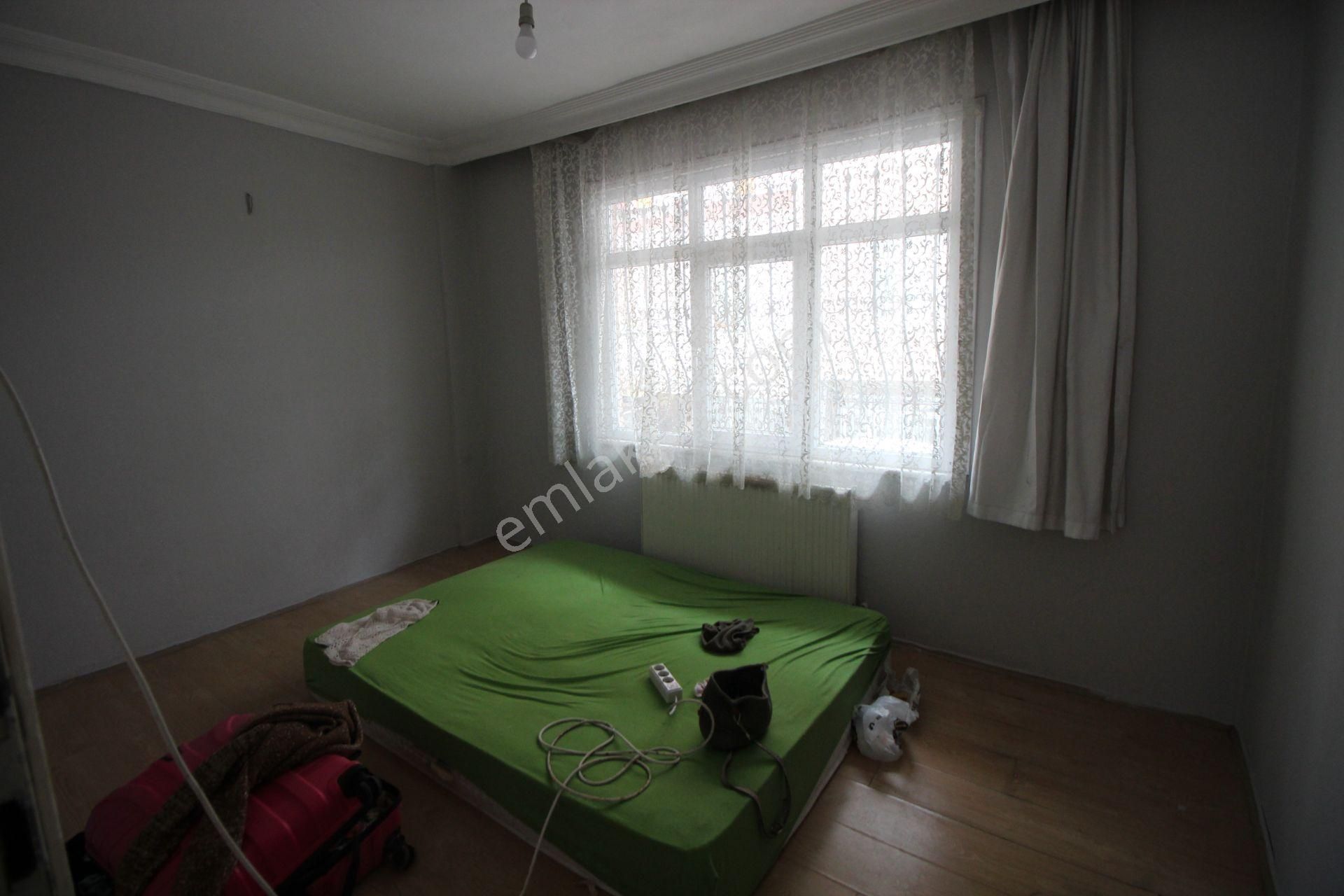 Küçükçekmece Söğütlü Çeşme Satılık Daire Evalmak'tan Söğütlüçeşme Mah.de Satılık 2+1 22 M2 Hisseli Daire