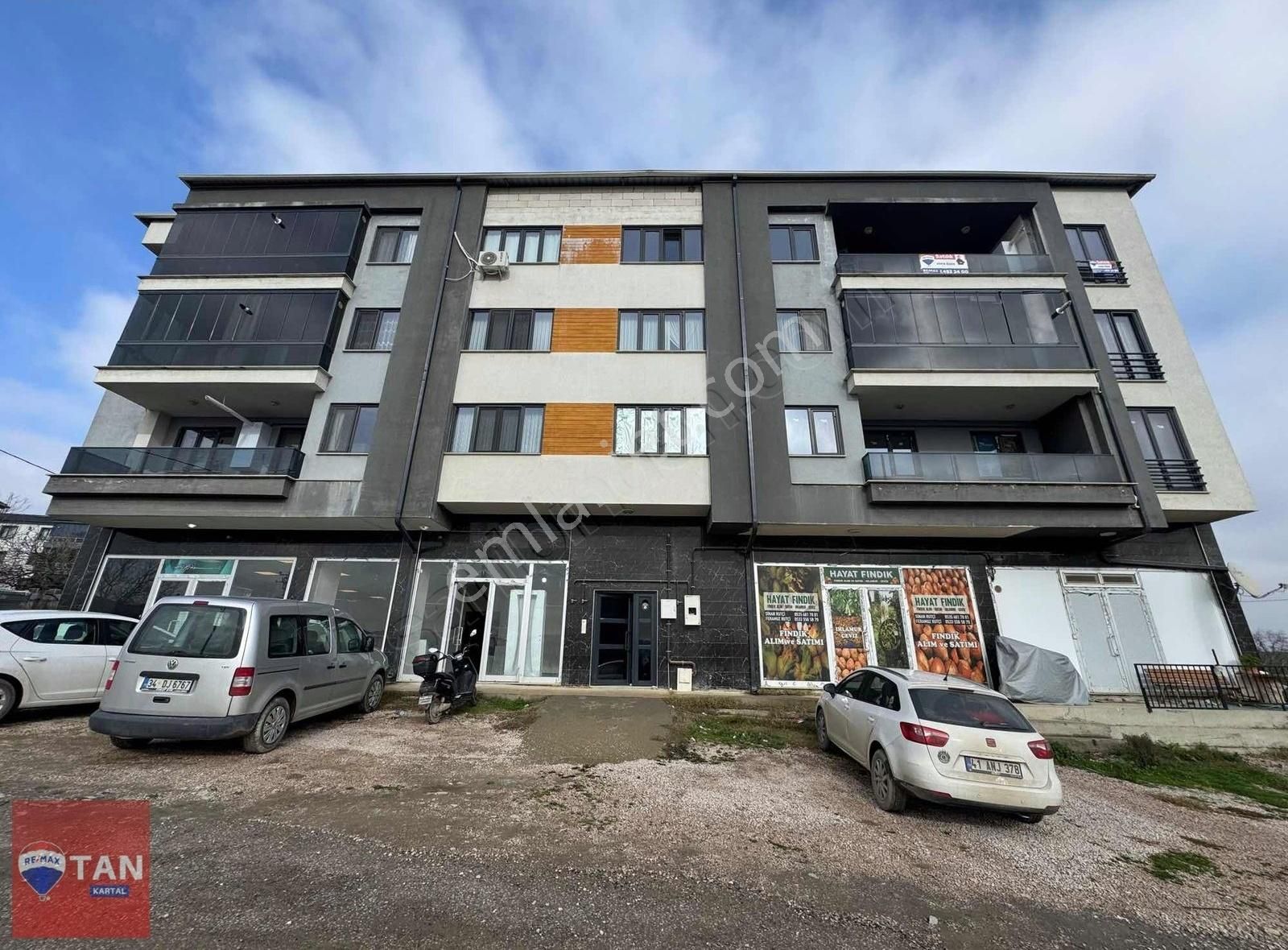 Kaynarca Merkez Satılık Daire Re/max Tan Sakarya Kaynarca Da Ebeveyn Banyolu 3+1 Daire