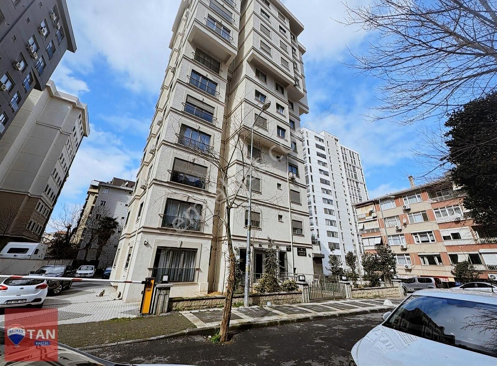 Kadıköy Feneryolu Satılık Daire Kadıköy Kızıltoprak Feneryolunda İstasyon Cad Satılık 1+1 Daire