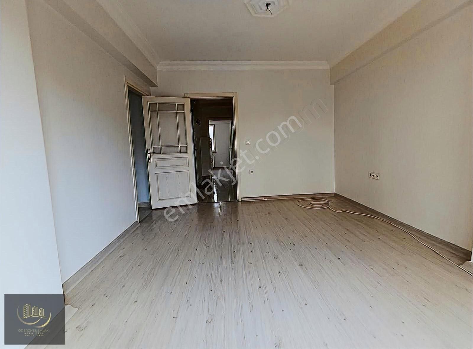 Esenler Fatih Kiralık Daire Erciyes Emlaktan Fatih Mah Yeni Binada 3.kat 80m2 Kiralik Daire