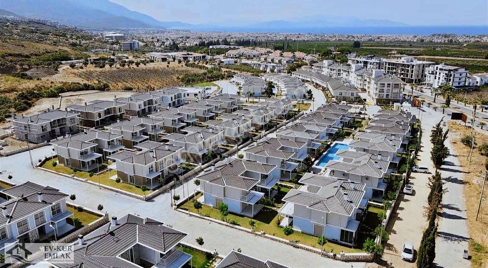 Kuşadası Davutlar Satılık Daire Kuşadası Davutlar'da Kapalı Otoparklı Havuzlu 3+1 Sıfır Daire