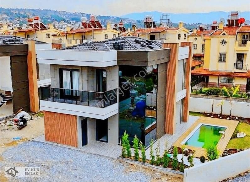 Kuşadası Karaova Satılık Villa Kuşadası'nda Özel Havuzlu Müstakil Satılık 4+1 Ultra Lüks Villa