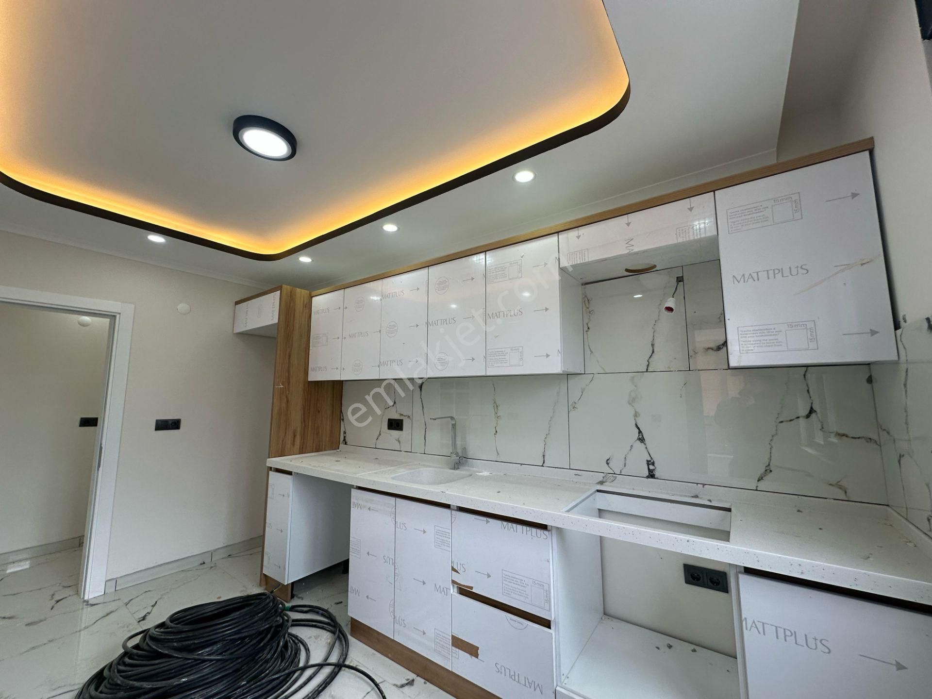 Kumsaldan Altınkumda Lüx Tasarım Ebeveyn Banyolu_2+1_sıfır Daire