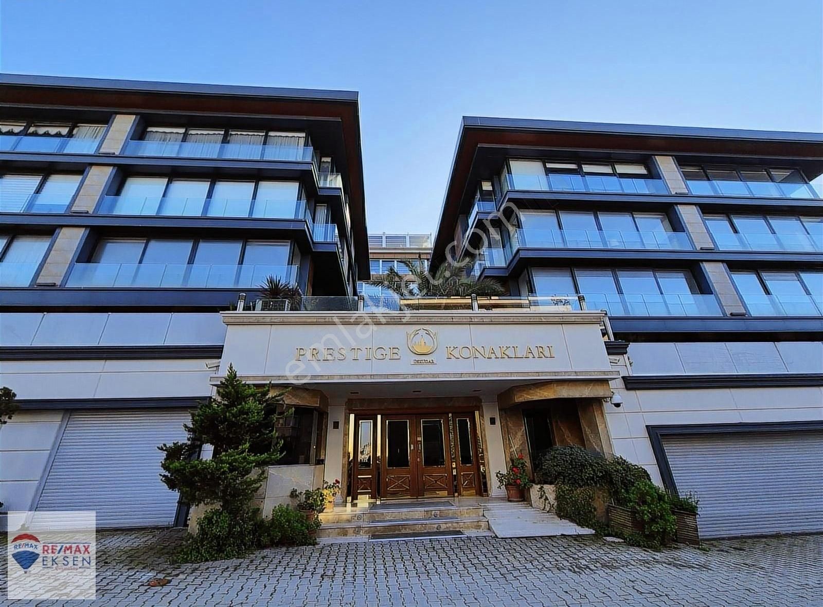 Mesut Teymur'dan Üsküdar'da Boğaz Manzaralı Satılık Lüks Daire - Görsel 19