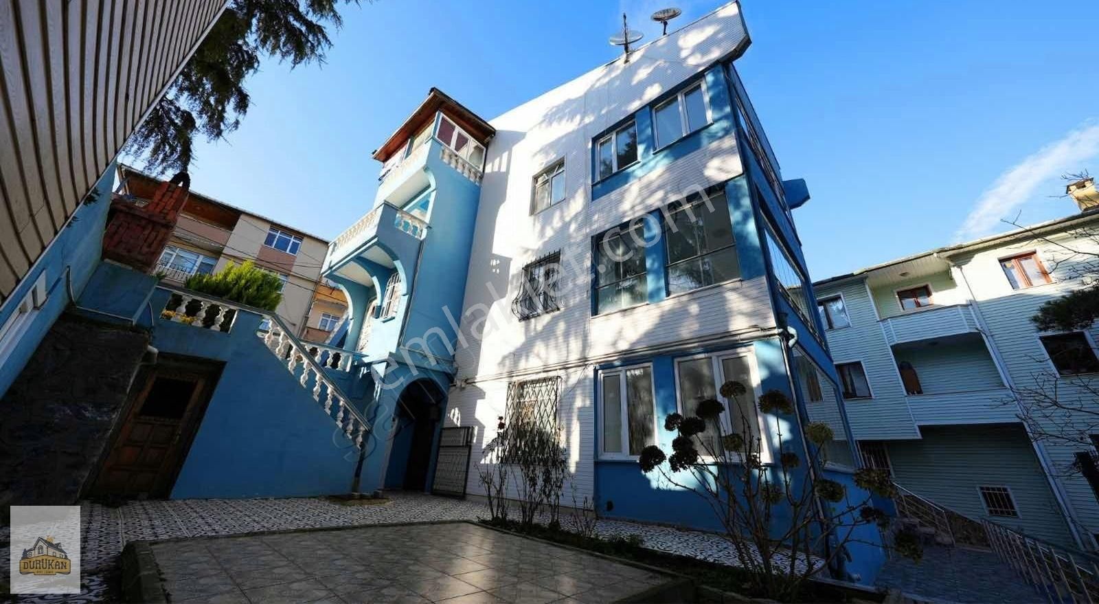 Sarıyer Cumhuriyet Satılık Villa Boğaz Manzaralı Geniş Bahçeli Satılık Villa