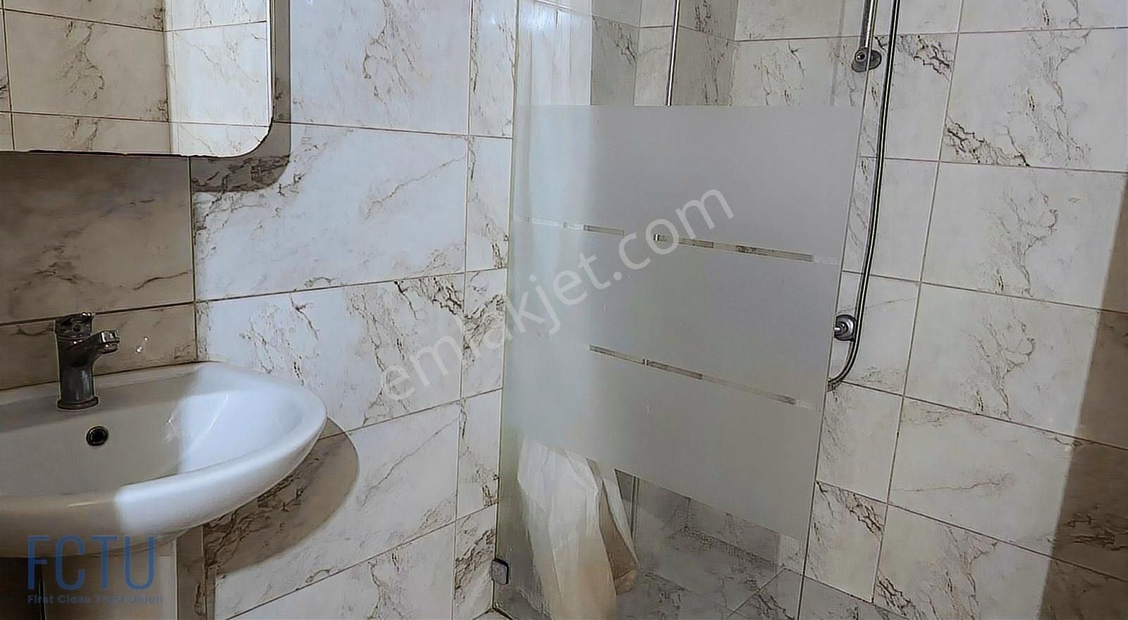 Bornova Kazımdirik Kiralık Daire Yaşar Ünv Ve Ege Ünv Yakını Avcılar Cadde Teras 1+1