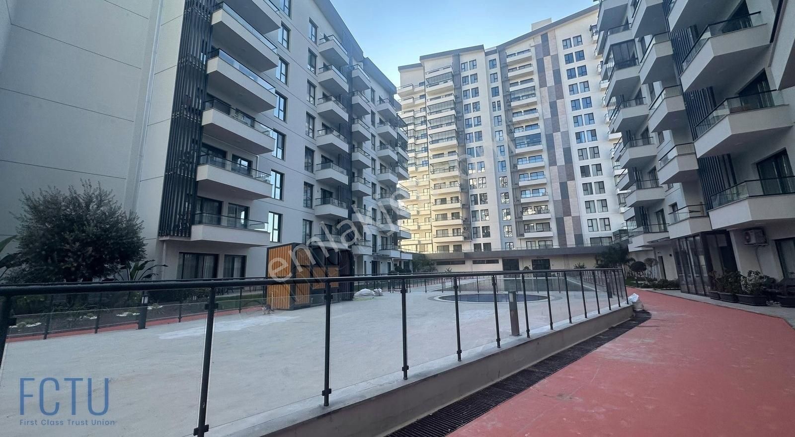 Bornova Kazımdirik Kiralık Daire Yaşar Ünv Yakını Park Yaşam Bornova'da 10. Kat Manzaralı Cephe