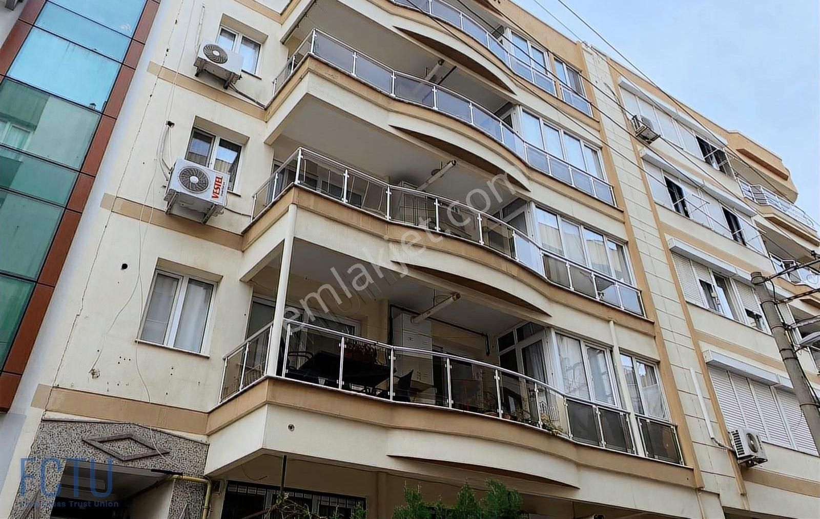 Karşıyaka Goncalar Metroya Yakın Kiralık Daire Nergiz'de Kiralık Geniş 3+1 Daire