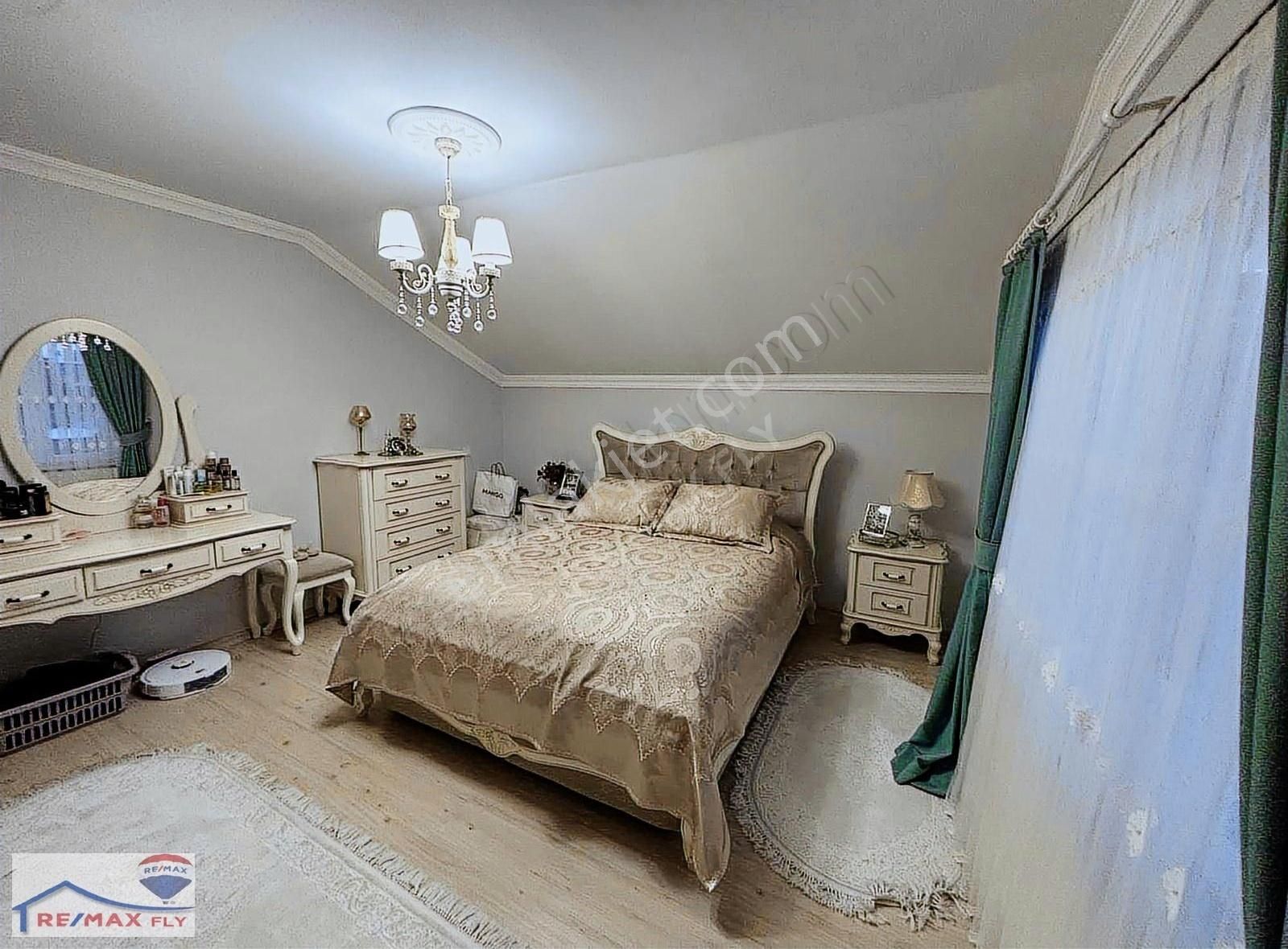 Beykoz Ortaçeşme'de Boğaz Manzaralı 2 Katlı Satılık Müstakil Ev - Görsel 14