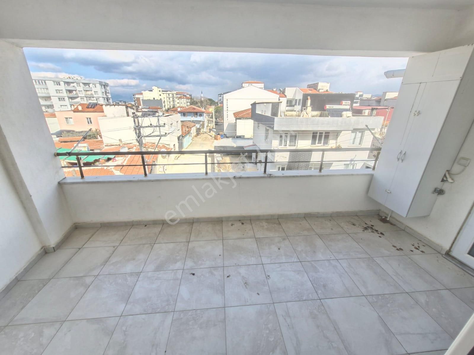 Gömeç Yaya Kiralık Daire Gömeç Yaya Mahallesi Kiralık 3+1 130 M2 Daire