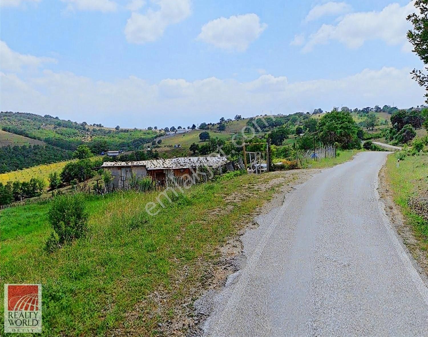 Kestel Nüzhetiye Satılık Tarla Kestel Nüzhetiye'de 2279 M2 Asfalt Cephe Doğa Harikası Tarla