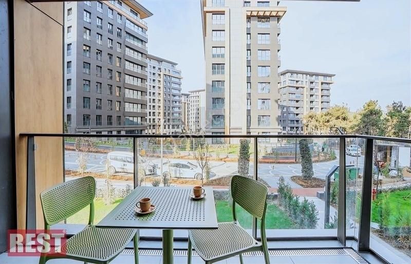 İstanbul Kağıthane Kiralık Residence Camlı Vadi Sitesinde Tasarim Eşyalı Balkonlu 2+1 Kiralık Daire