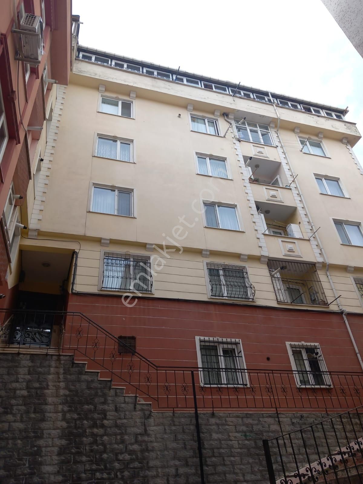 Beyoğlu Kaptanpaşa Satılık Daire İgr Gayrimenkul Beyoglu Kaptan Paşa Porsuk Sok 2+1 1.kat Net 80 Satılık Daire