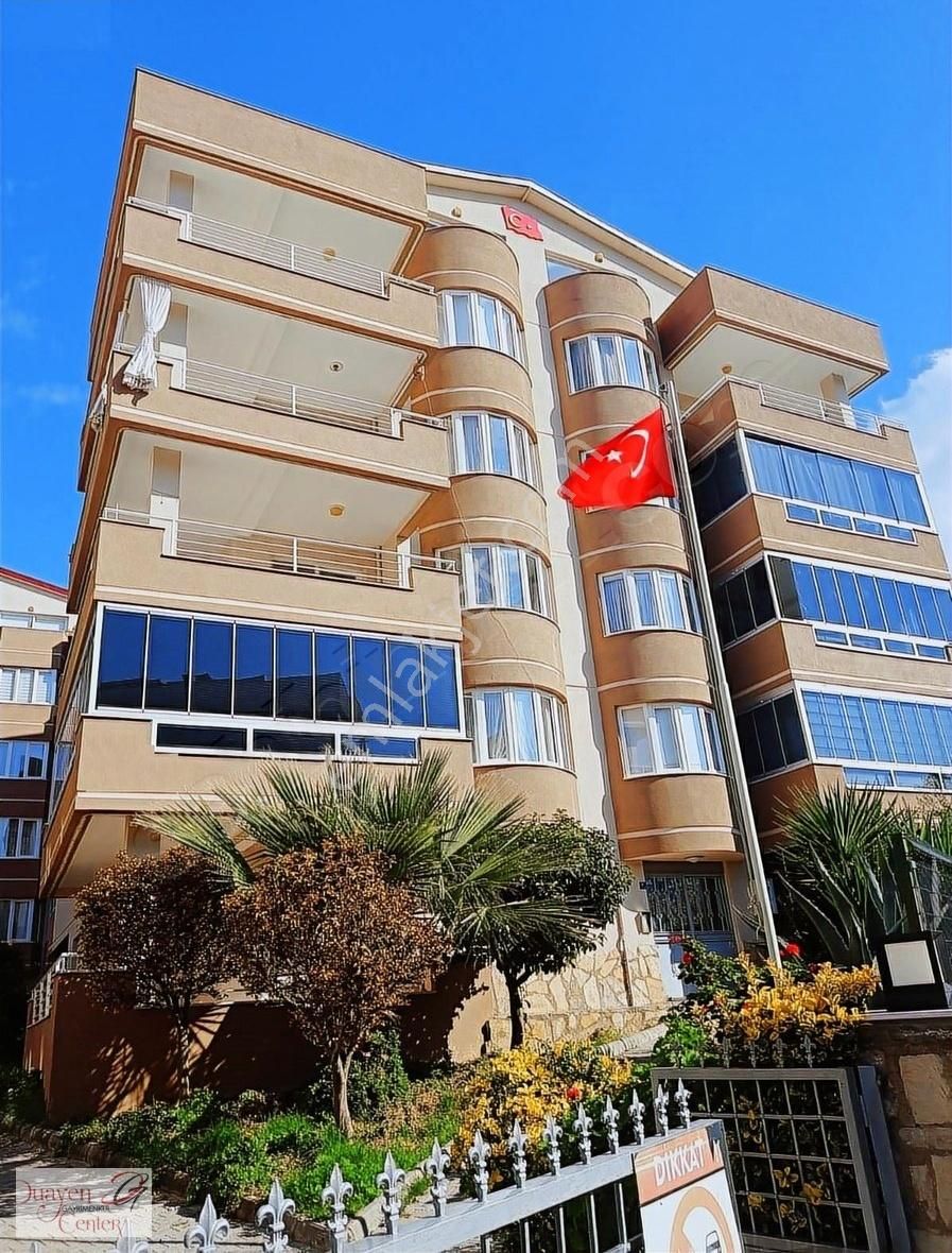 Kuşadası Ege Satılık Daire Havuzlu Sitede Müstakil Tadında Büyük Balkonlu 3+1