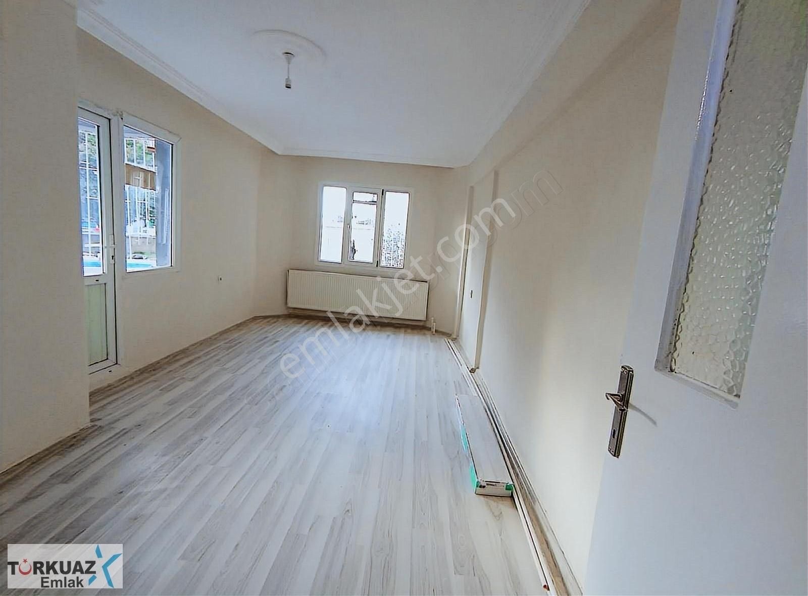 Acil Satılık 2+1 Yüksek Giriş Kat İçi Komple Yenilenmiş Satılık
