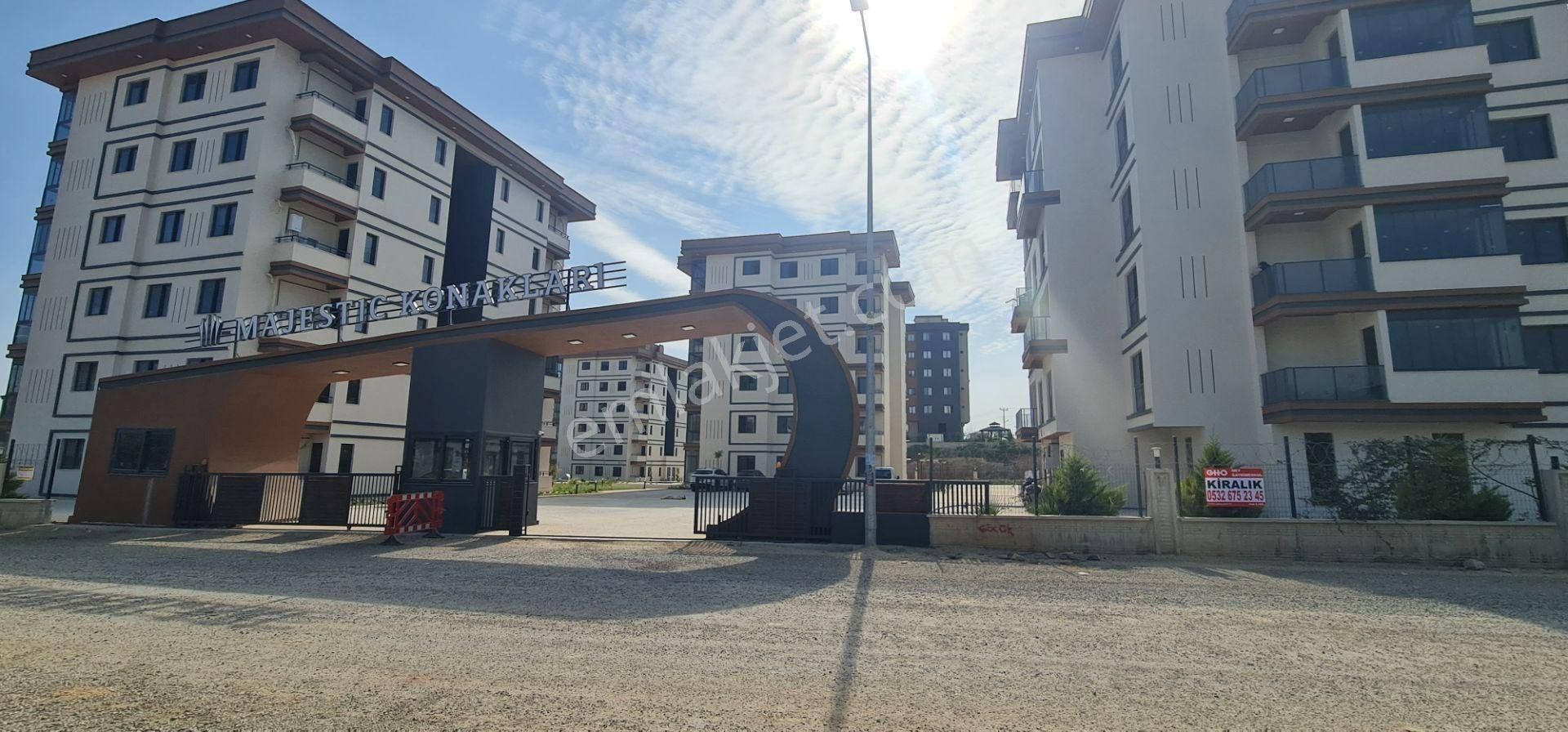 Mezitli Kuyuluk'ta Havuzlu, Parklı Site İçinde Sıfır 2+1 Doğalgazlı Kiralık Daire
