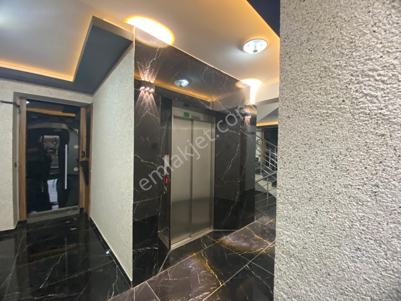 İncek Taşpınar Butik Sitede Lüks Yapılı Kiralık 1+1 Daire - Görsel 24