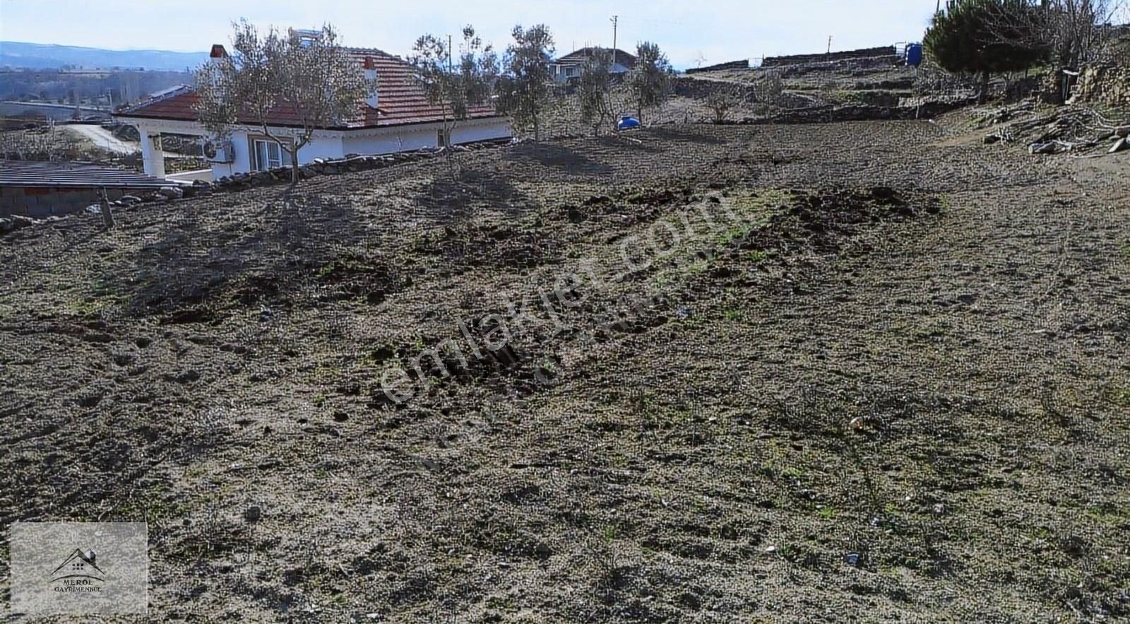 Eşme Güneyköy'de Köy İçinde İmarlı Satılık Arsa - Görsel 16