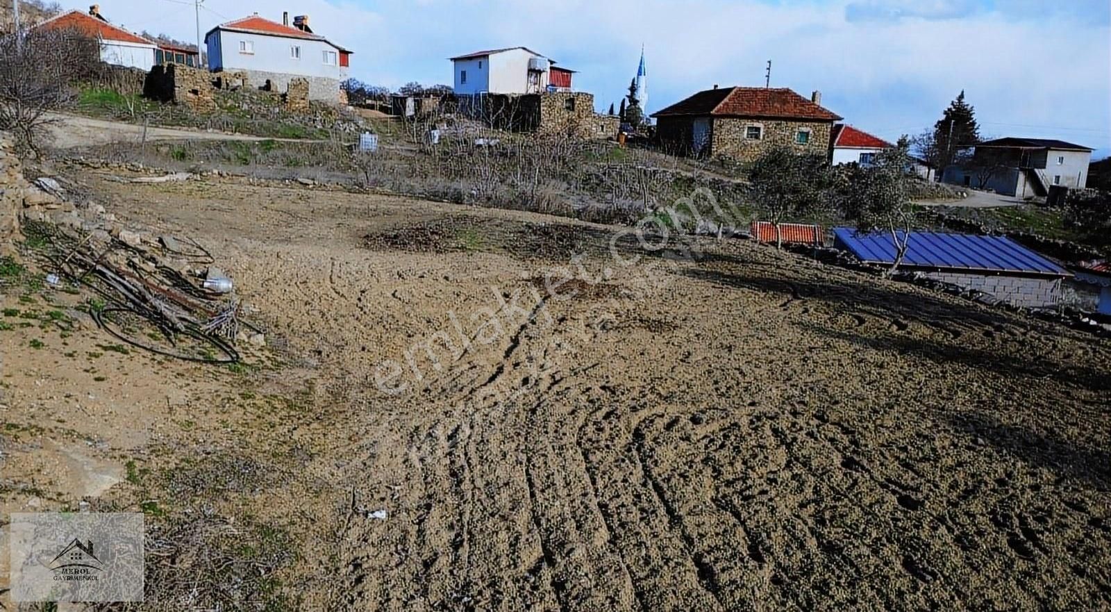 Eşme Güneyköy'de Köy İçinde İmarlı Satılık Arsa - Görsel 15