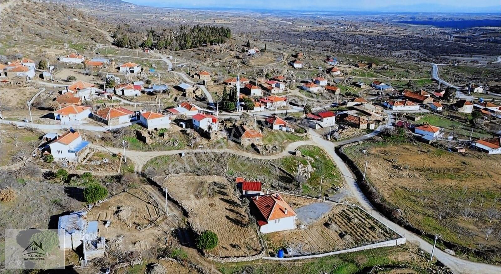 Eşme Güneyköy'de Köy İçinde İmarlı Satılık Arsa - Görsel 30
