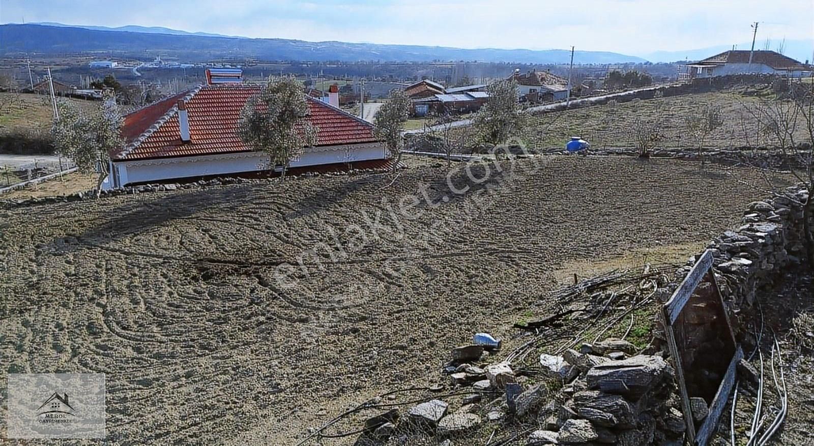 Eşme Güneyköy'de Köy İçinde İmarlı Satılık Arsa - Görsel 31