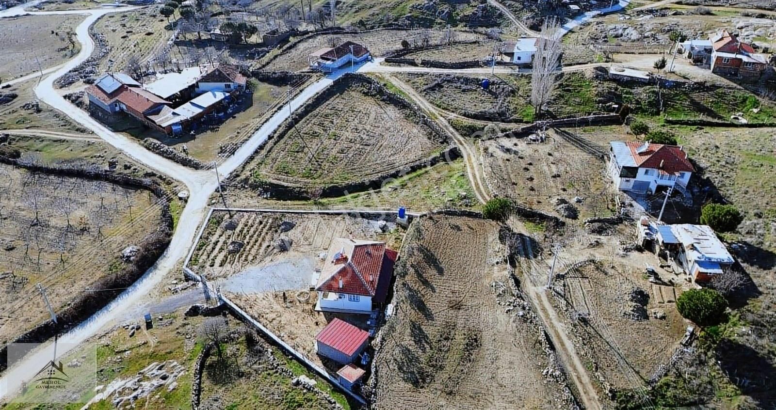 Eşme Güneyköy'de Köy İçinde İmarlı Satılık Arsa - Görsel 26