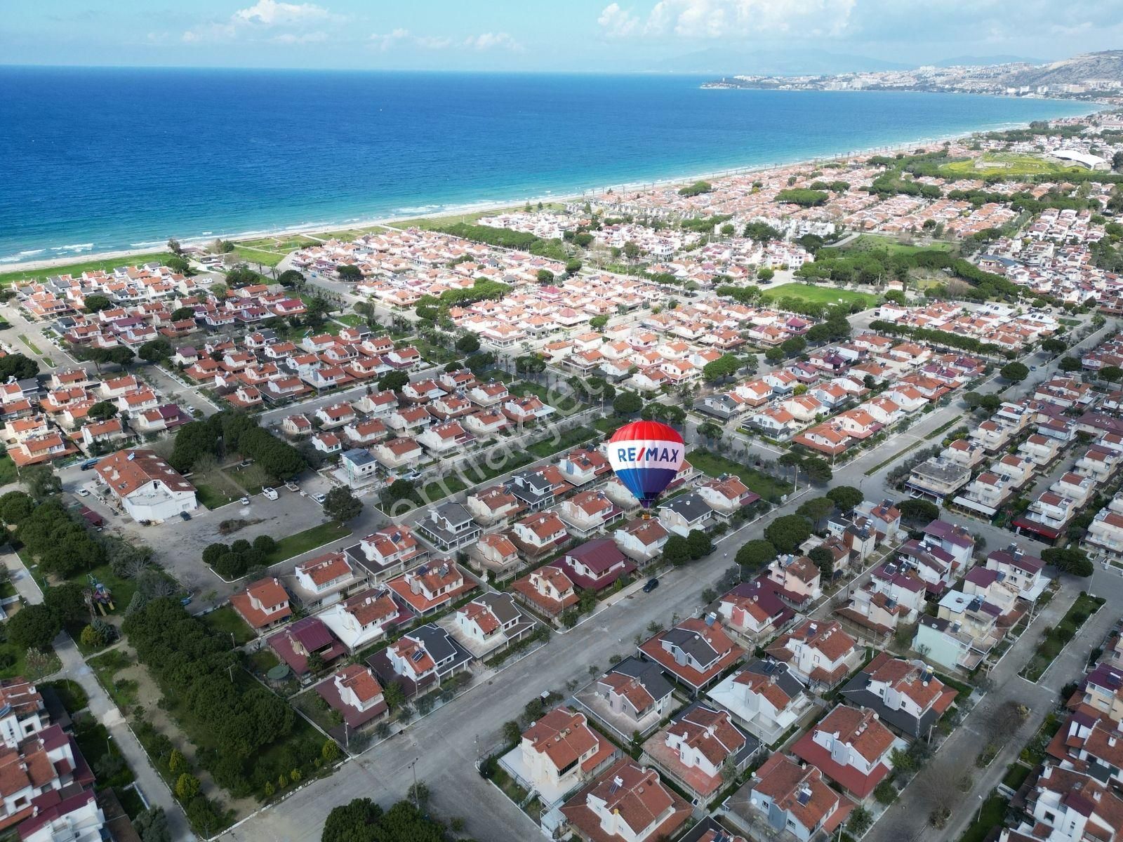 Kuşadası Kadıkalesi Satılık Villa Sahil Sitelerinde Denize Yürüme Mesafesinde 3+1 Villa!