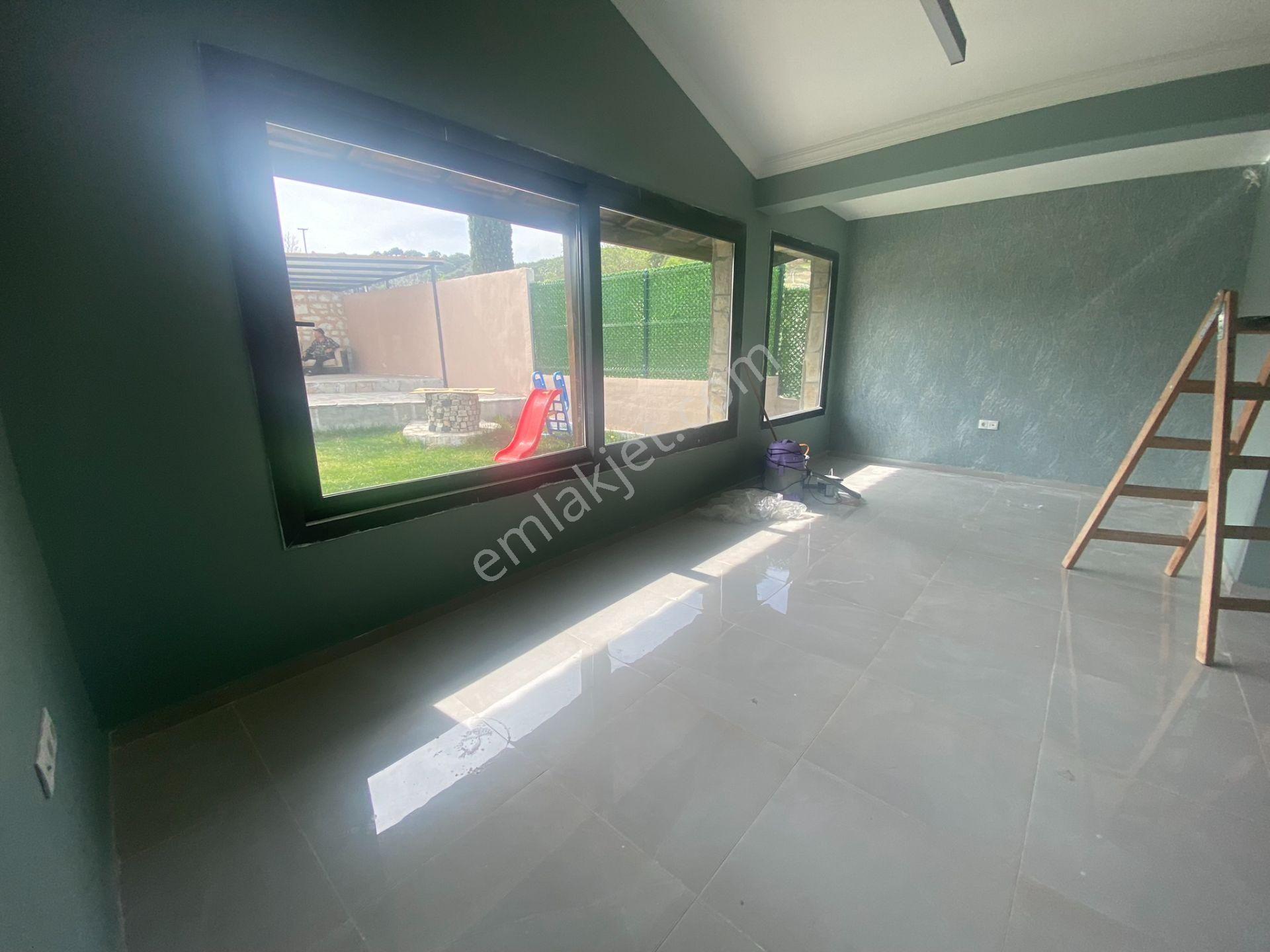 Dikili Güven Emlak'tan Demirtaş Köyünde Acil Satılık Müstakil Taş Ev - Görsel 9