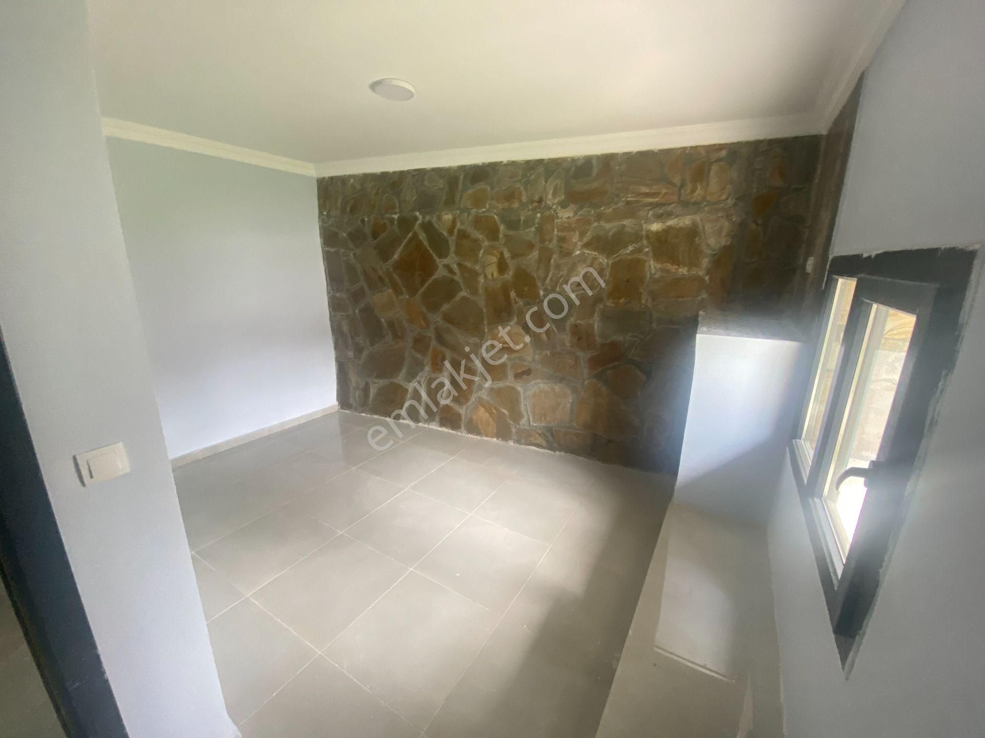 Dikili Güven Emlak'tan Demirtaş Köyünde Acil Satılık Müstakil Taş Ev - Görsel 28