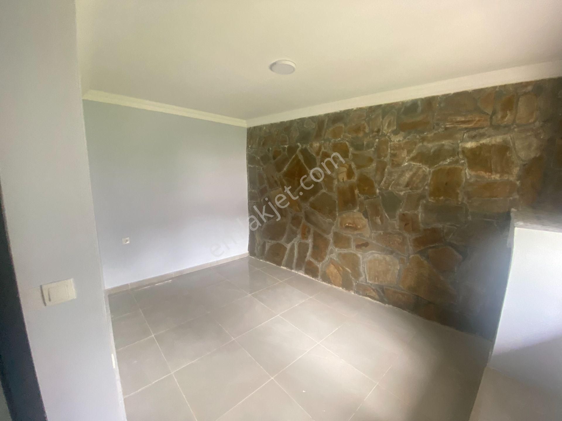 Dikili Güven Emlak'tan Demirtaş Köyünde Acil Satılık Müstakil Taş Ev - Görsel 29