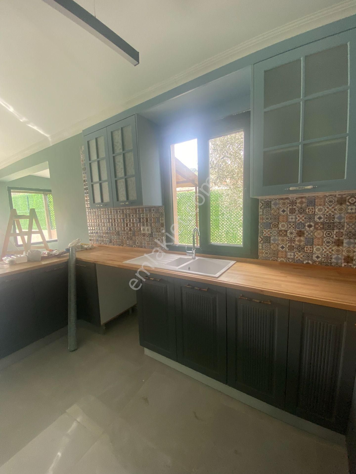 Dikili Güven Emlak'tan Demirtaş Köyünde Acil Satılık Müstakil Taş Ev - Görsel 14