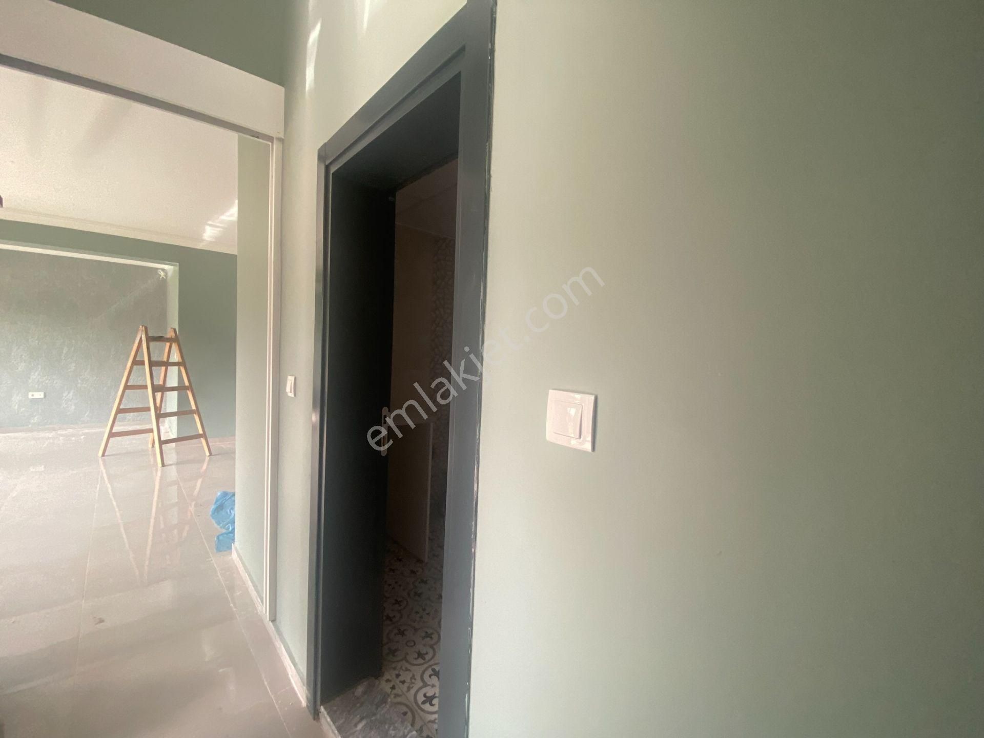 Dikili Güven Emlak'tan Demirtaş Köyünde Acil Satılık Müstakil Taş Ev - Görsel 32