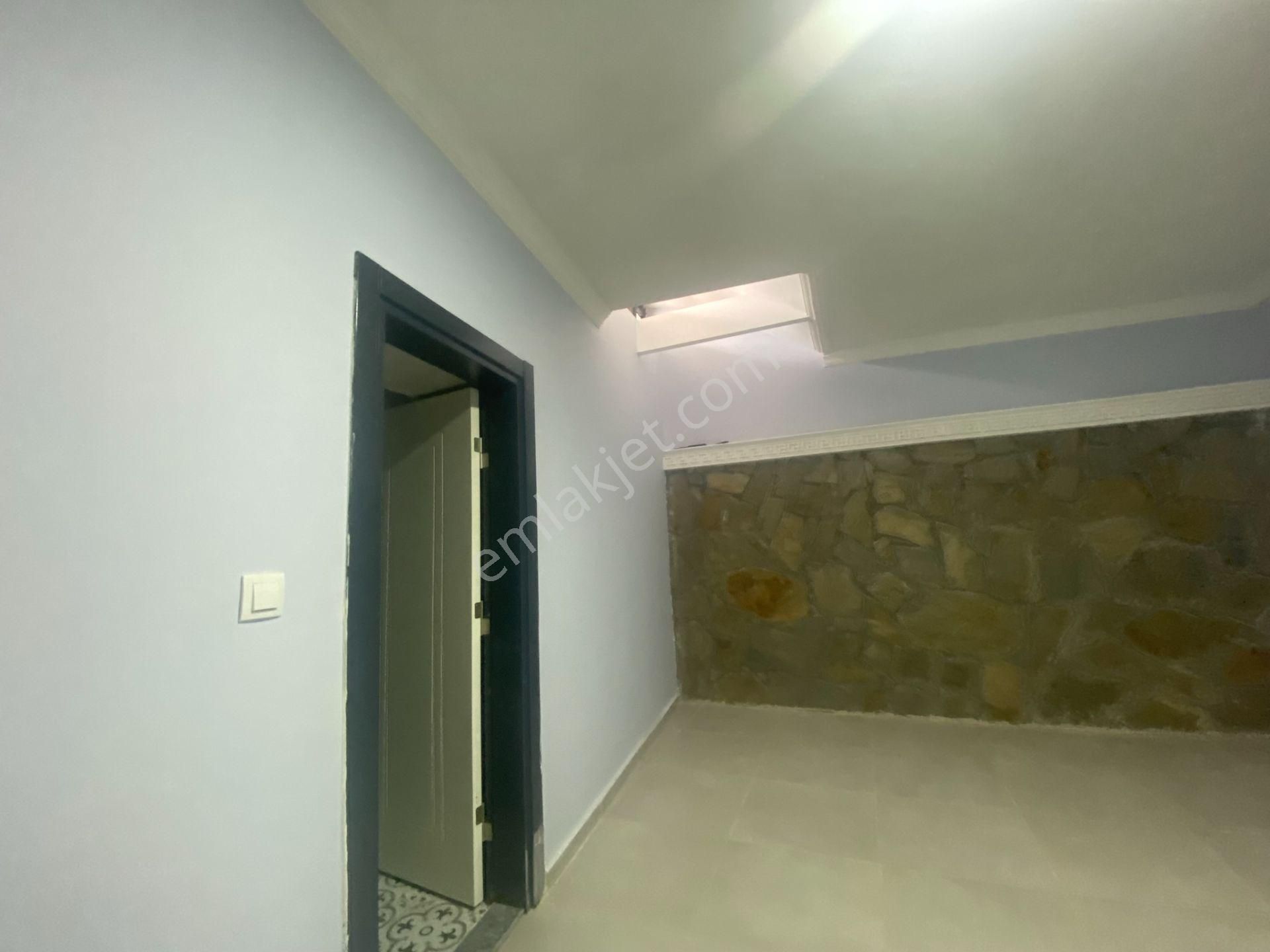 Dikili Güven Emlak'tan Demirtaş Köyünde Acil Satılık Müstakil Taş Ev - Görsel 22