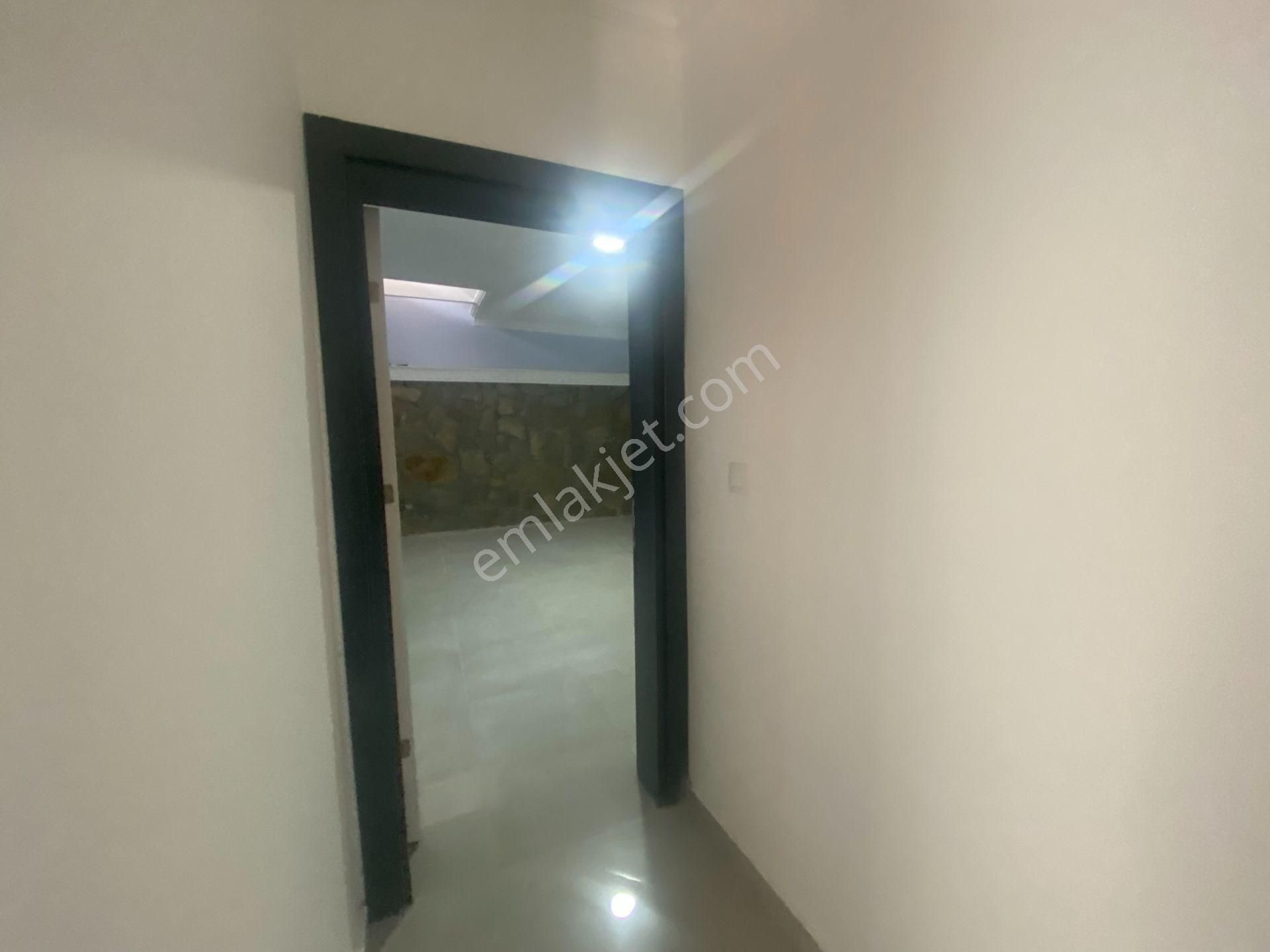 Dikili Güven Emlak'tan Demirtaş Köyünde Acil Satılık Müstakil Taş Ev - Görsel 19