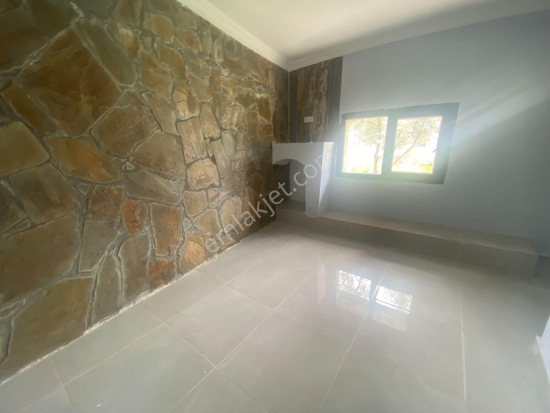 Dikili Güven Emlak'tan Demirtaş Köyünde Acil Satılık Müstakil Taş Ev - Görsel 30