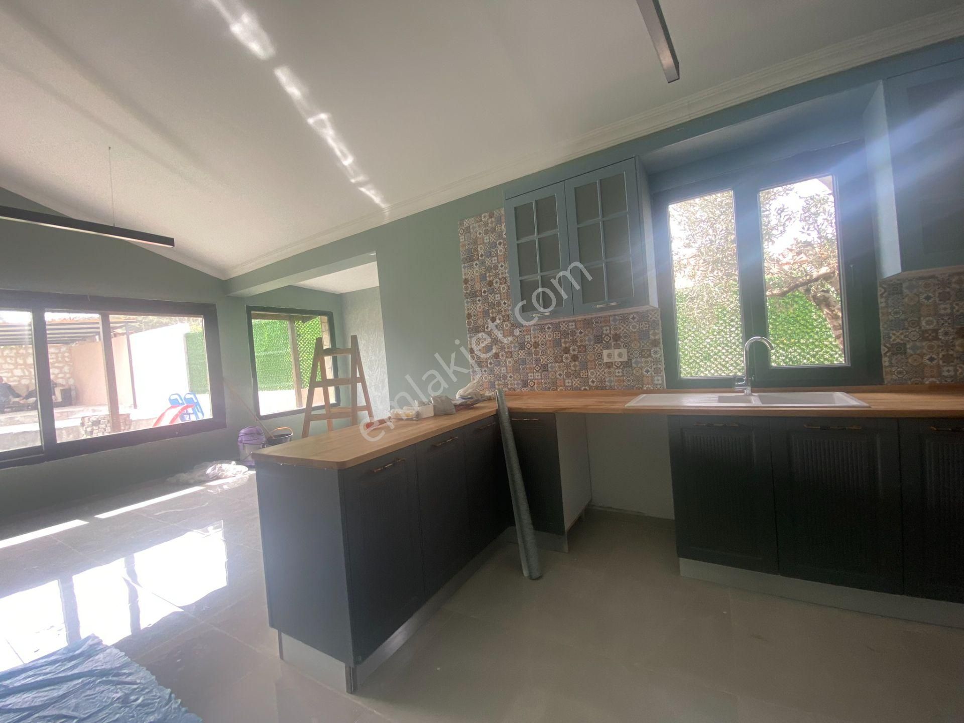 Dikili Güven Emlak'tan Demirtaş Köyünde Acil Satılık Müstakil Taş Ev - Görsel 13