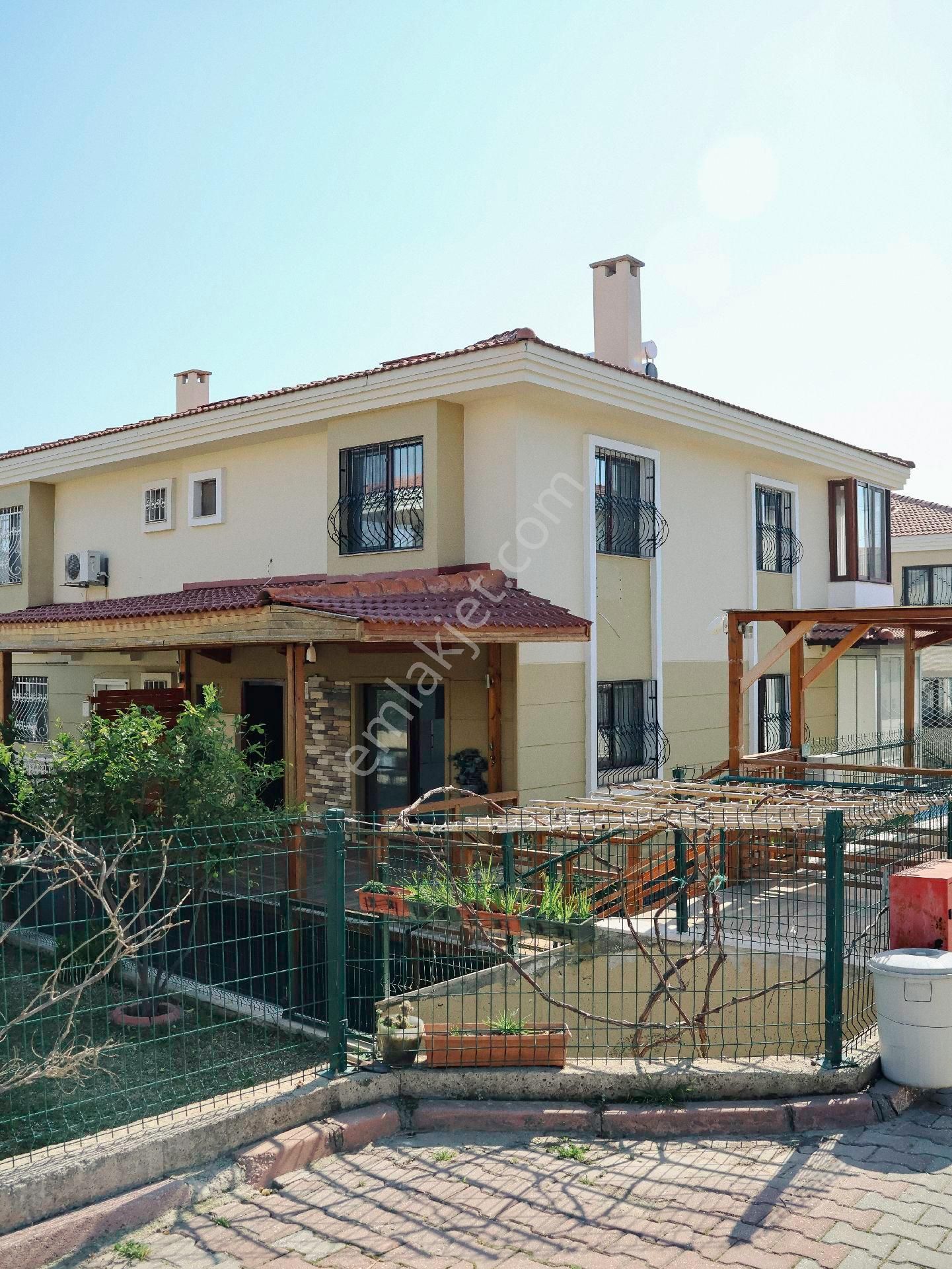 Sarıçam Ertuğrulgazi Satılık Villa Sarıçamda Site İçerisinde Satılık 3 Katlı Tripleks Lüks Villa