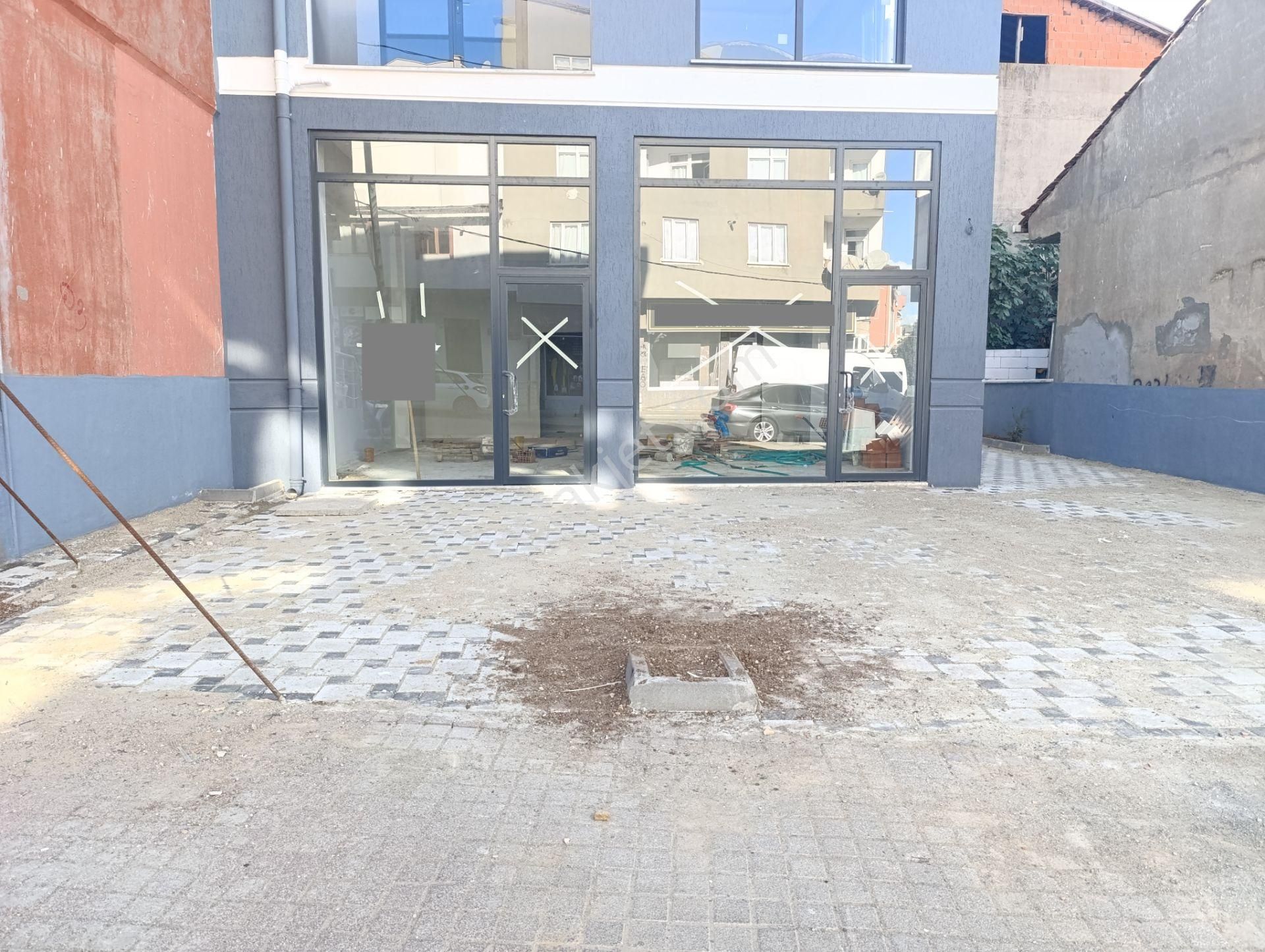 Pendik Orhangazi Satılık Dükkan & Mağaza Pendik Esenyalıda Ana Caddeüstünde Satılık 50m2 Dükkanlar