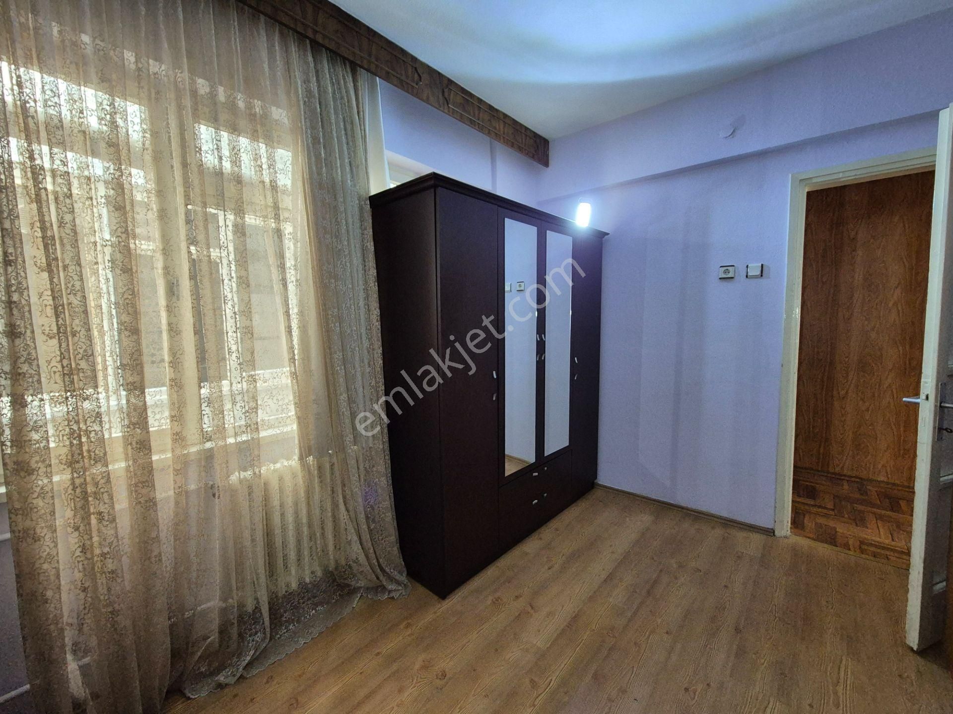 İzmit Karabaş Kiralık Daire Eskidjiden İzmit Merkezde Eşyalı 3+1 Kiralık Daire