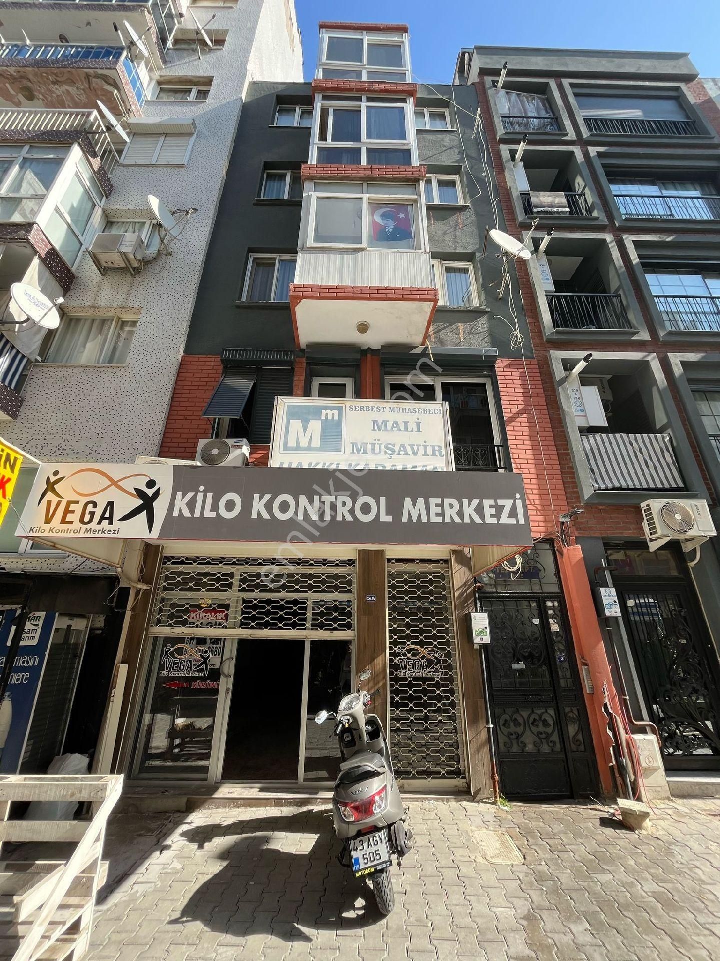 Karabağlar Bozyaka Kiralık Dükkan & Mağaza İzmir Bahçelievler Mah'de (metro Dibinde)kiralık Dükkan