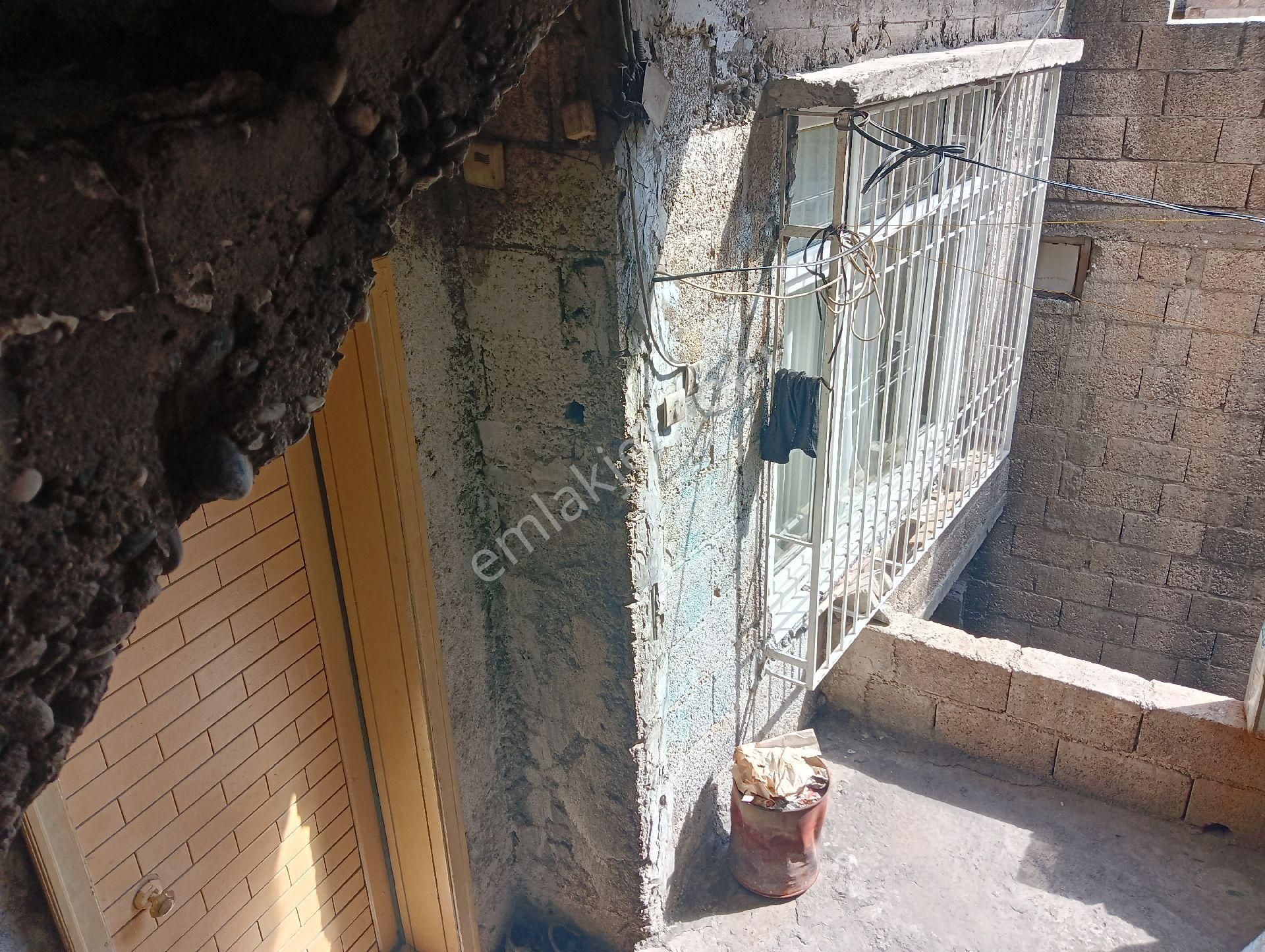 Akyol Gayrimenkul Den Satlık Müstakil Ev Karşıyada 3katlı 1+1 - Görsel 28