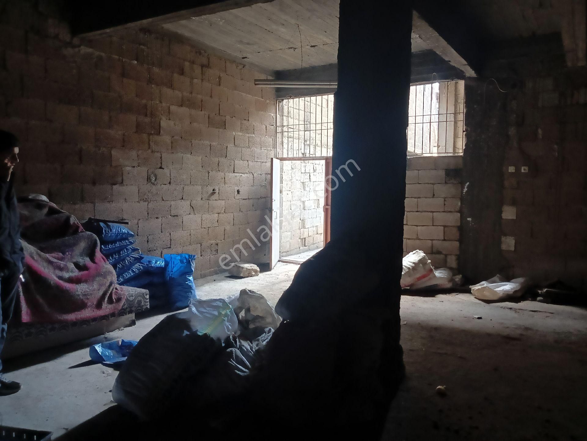 Akyol Gayrimenkul Den Satlık Müstakil Ev Karşıyada 3katlı 1+1 - Görsel 22