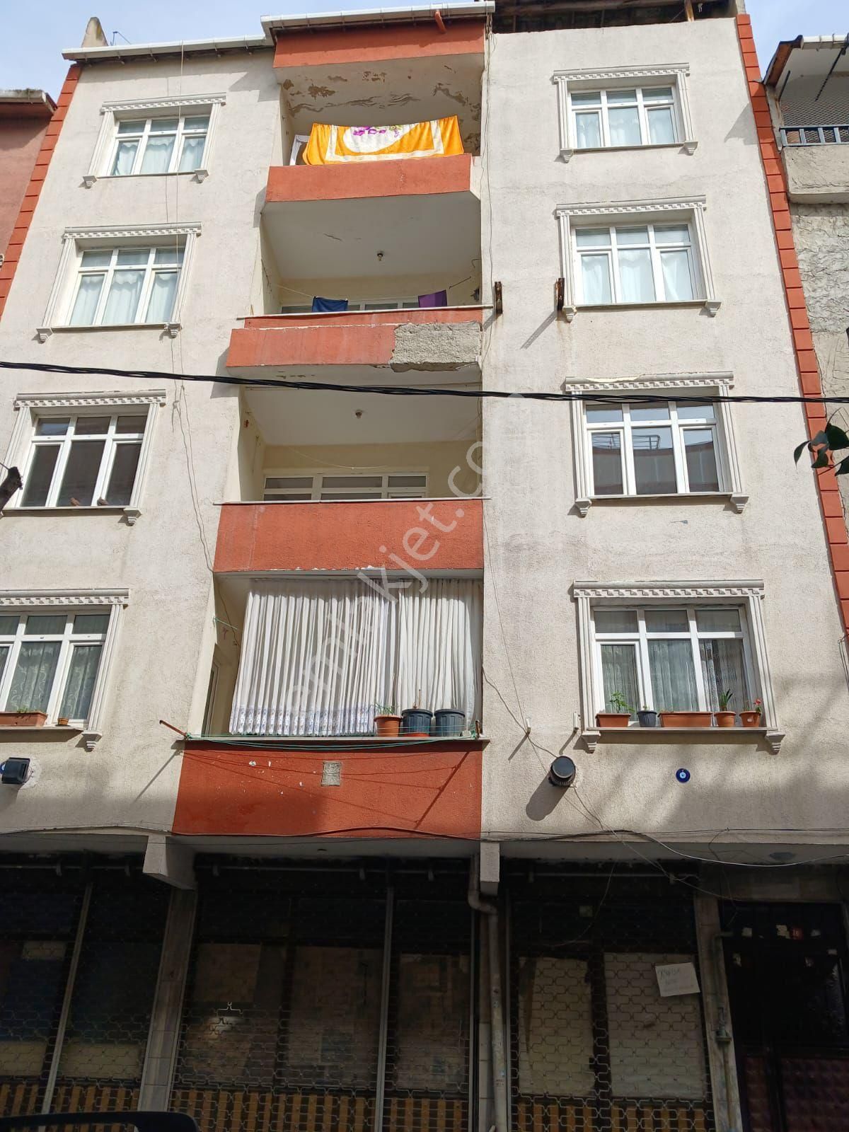 Bağcılar Merkez Kiralık Daire Bağcılar'da 5 Daire 1 Dükkan Satılık Bina.