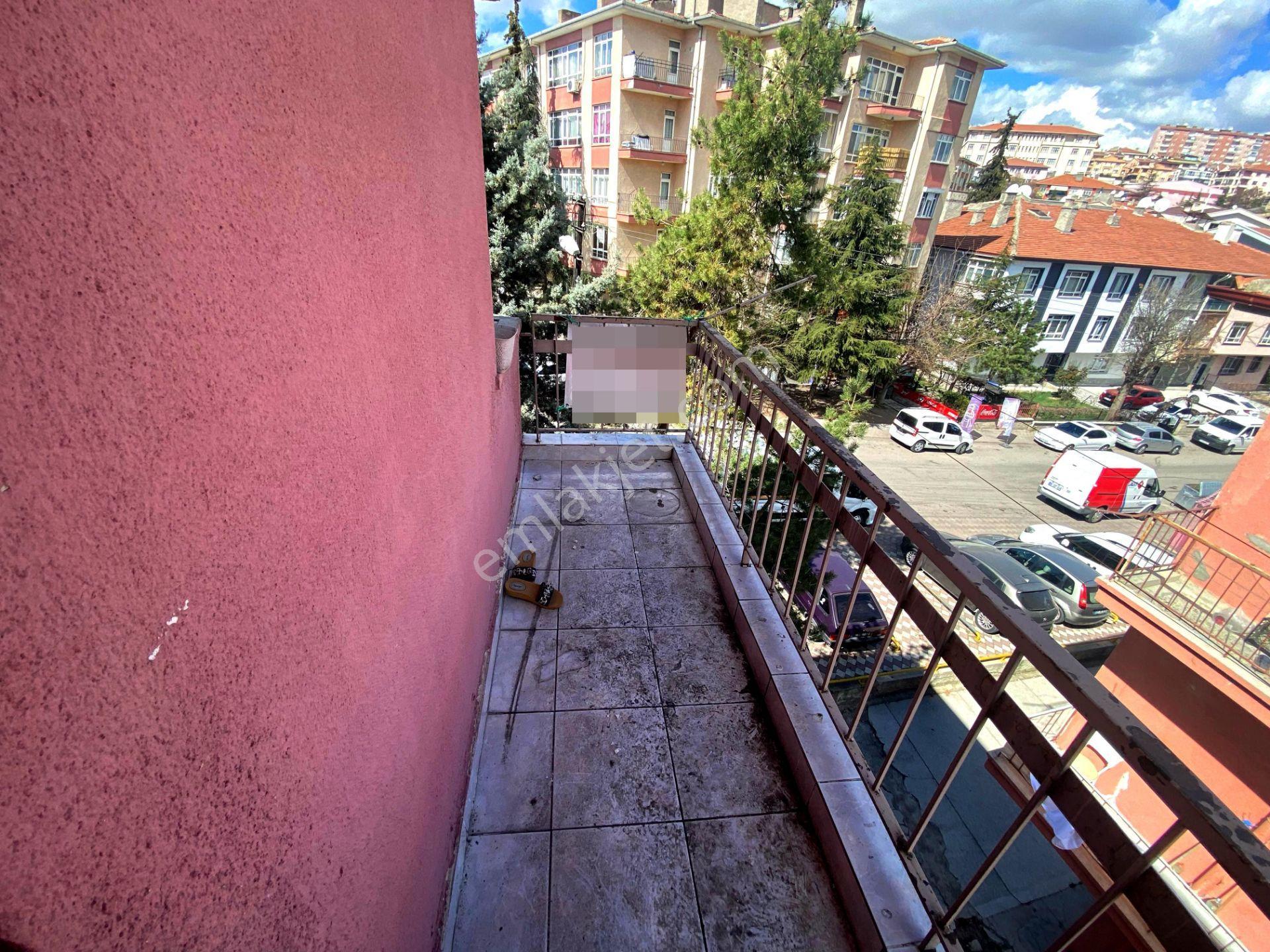 Uzman Emlak'dan Yunusemre Cadde Yakını Katta Yapılı 3+1 Daire - Görsel 20