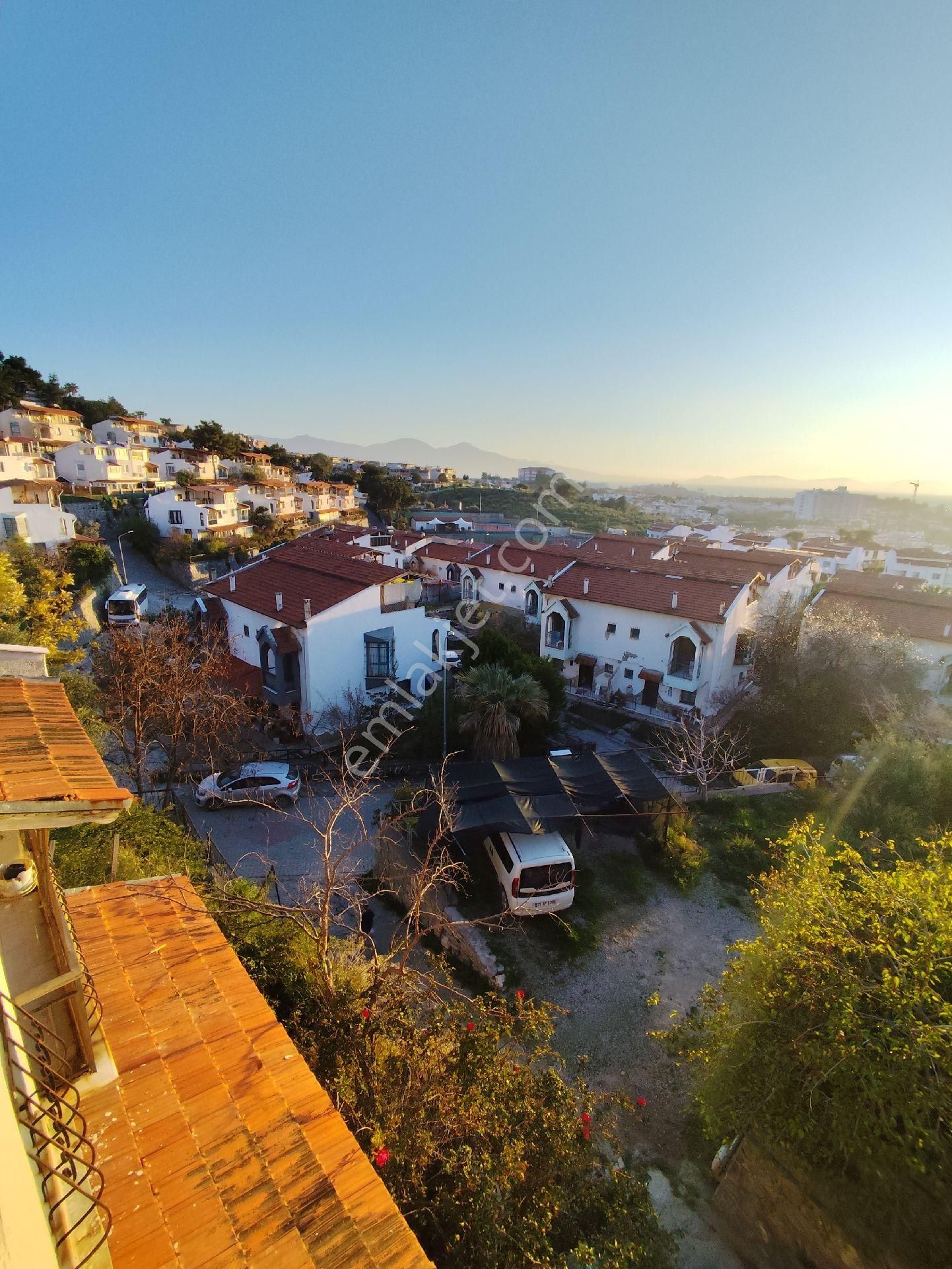 Aydın Kuşadası Deniz Manzaralı Kiralık Daire Kadınlar Denizinde Köşe Konum Deniz Manzaralı Villa