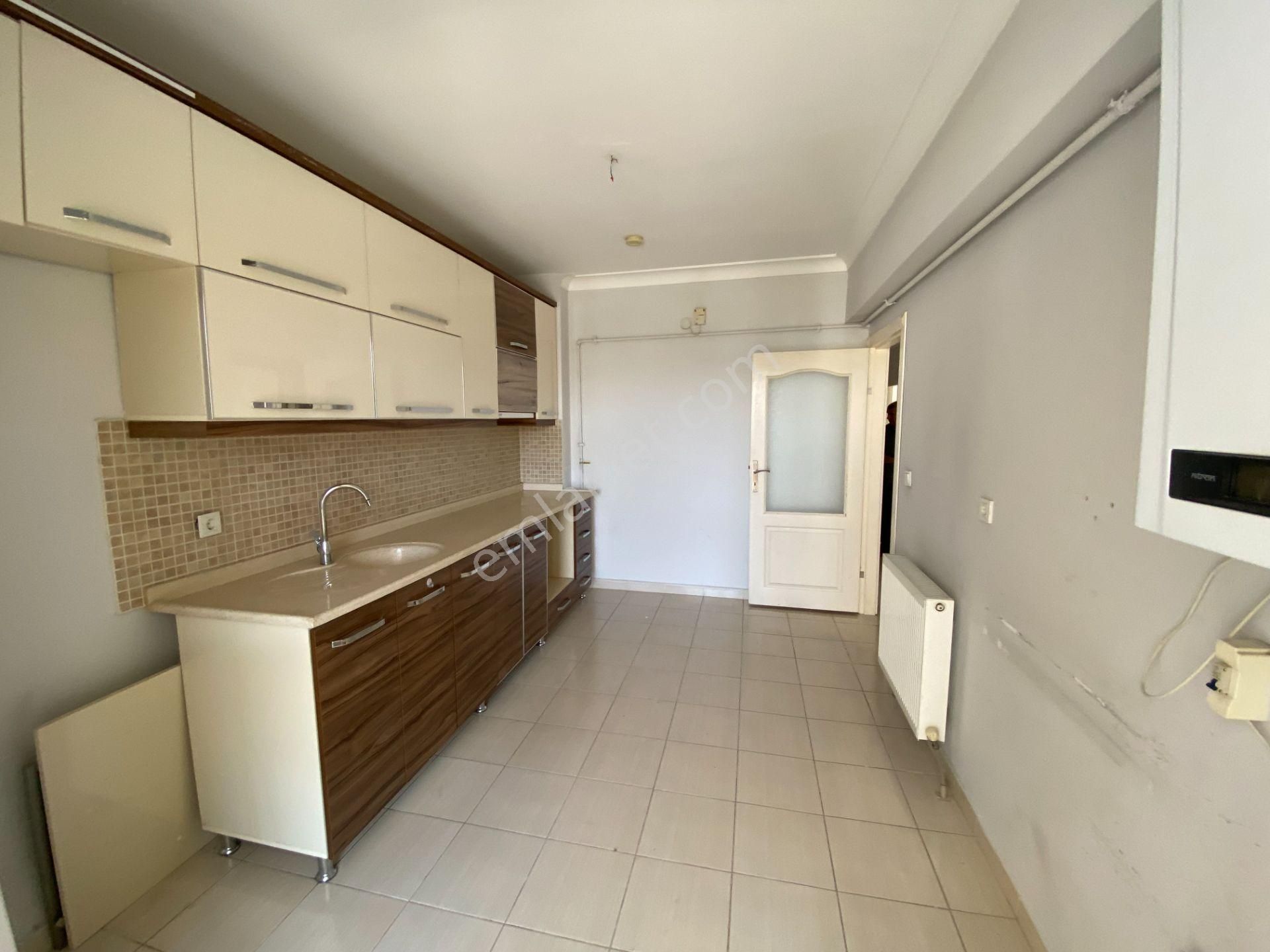 Site İçi Asansörlü Ebeveyn Banyolu Güneş İçinde Arakat Kiralık 3+1 Daire - Görsel 4