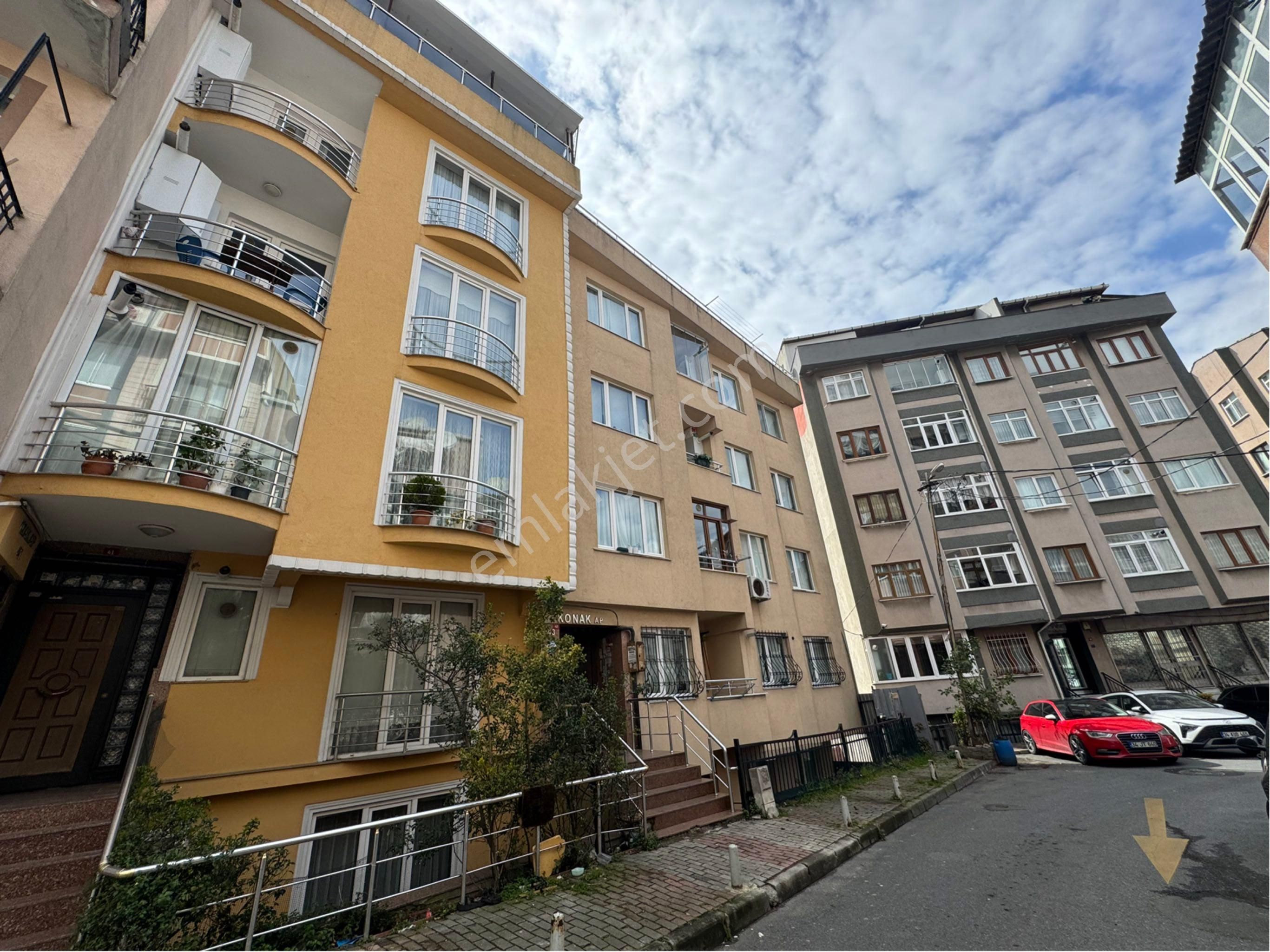 Çeliktepe'de Eşyalı Kiralık 2+1 Daire ( Metroya 900 Metre )