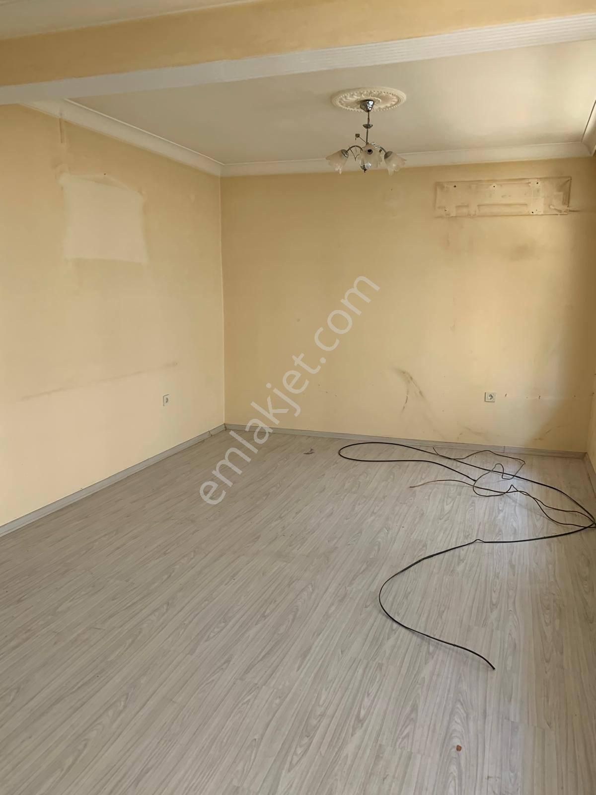 Turgutlu Satılık İstiklal Mah 2 Katlı Bina 113m2 Arsa Payı Vardır 4 Kat İmarlı 10 Metre Ön Cephe - Görsel 2