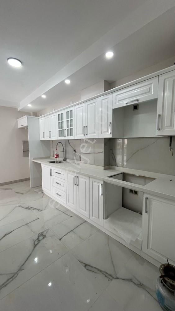 Develi Yeni Kiralık Daire Anadolu Emlaktan Yeni Mah. Sıfır 3+1 Kiralık Lüx Daire